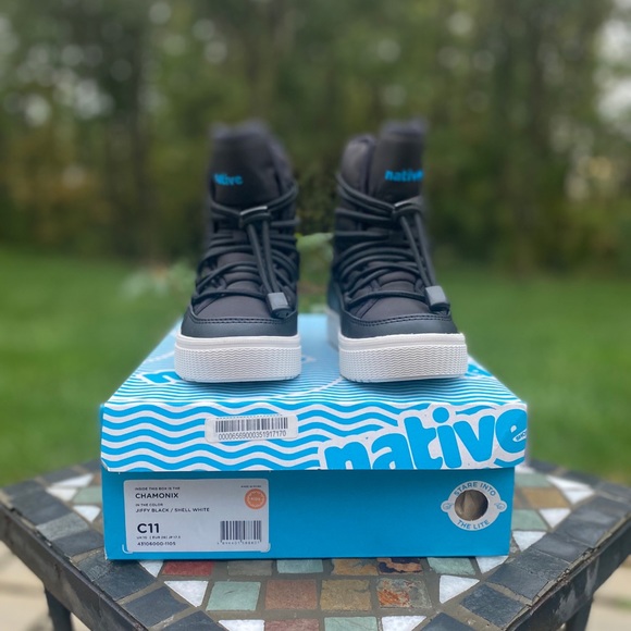 Native Chamonix Water Resistant Boots - Picture 3 of 10